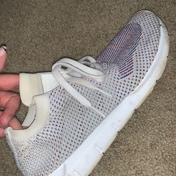 Adidas sneaker tennis shoes - Picture 3 of 5